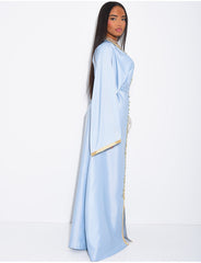 Abaya premium en satin à cristaux cousus à la main et liseré doré