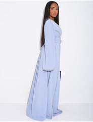 Abaya en satin ornée de cristaux et ceinture + broche à la taille