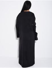Abaya ample en satin fluide à empiècements en dentelle à strass