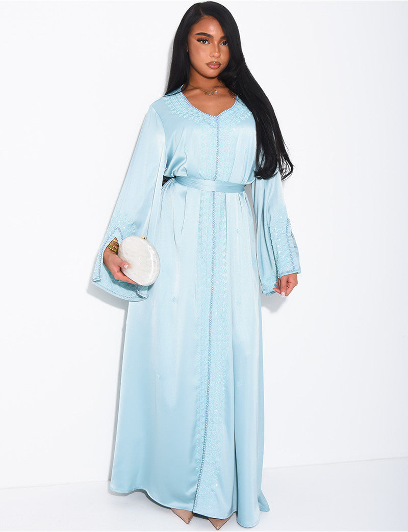 Abaya premium à bordures perlées et ceinture assortie