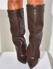 Bottes en similicuir à talons carré et rabat