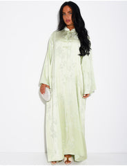Abaya en satin à motifs en relief et boutons style asiatique